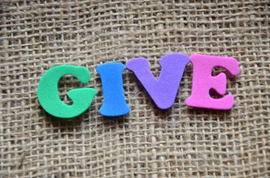 Renkli mektuplardan bağış.