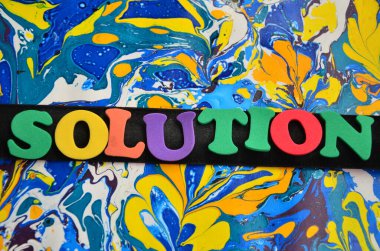 Çözüm gösteren metin işareti. bir problemin iş fotoğrafı metni çözümü veya belirli bir durumun sorunu