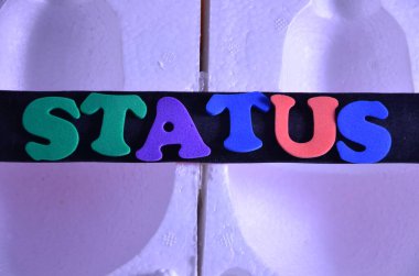 Soyut bir arkaplanda hayır kelimesi