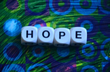 renkli bir kelime umut