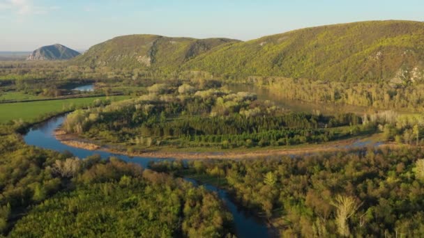 Maradványai Zátony Ősi Tenger Álló Mészkő Shikhan Kushtau Egy Tavaszi — Stock videók