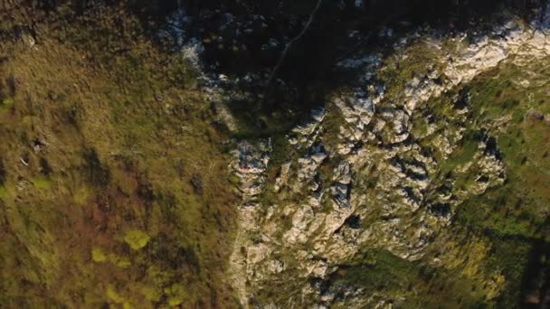 古代海洋中由石灰石石山组成的珊瑚礁的残余 空中景观 — 图库视频影像