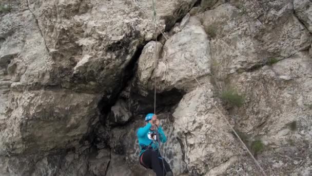 Sporttourismus Alpinismus Bergsteiger Beim Training Berg Sheekhan Youraktau — Stockvideo