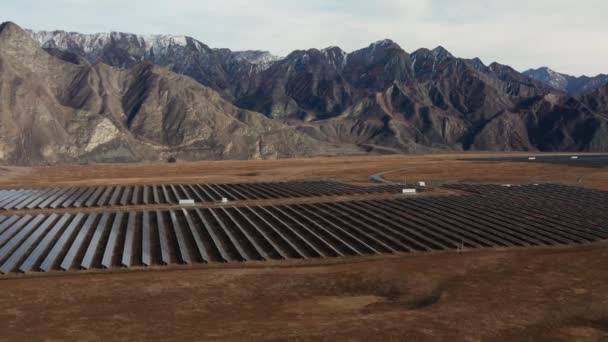 Usina Solar Nas Montanhas Altai Vista Aérea — Vídeo de Stock