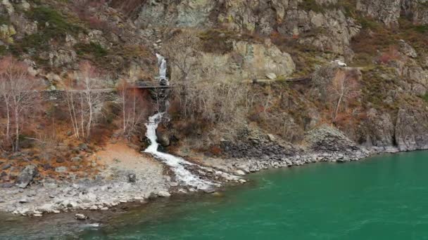 Алтайские Горы Осенью Водопад Белтертююк Реке Катунь — стоковое видео