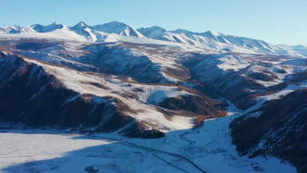 Altai Bergen Aan Het Begin Van Winter Kurai Bergkam Luchtzicht — Stockvideo