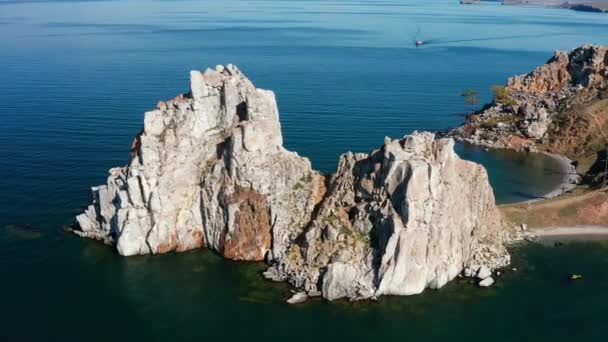 Jezero Bajkal Podzim Mys Burkhan Shamanka Rock Ostrově Olkhon Letecký — Stock video