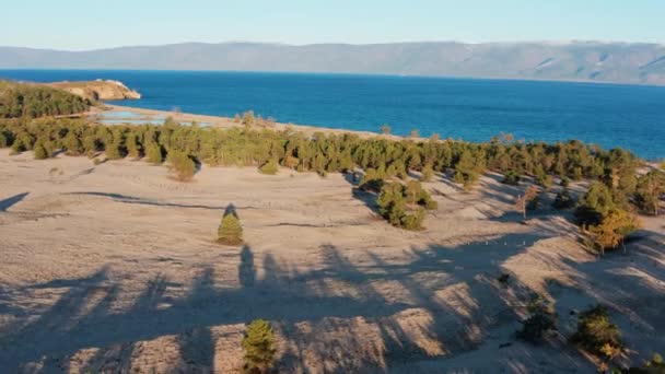 Jezero Bajkal Podzim Písečné Duny Ostrově Olkhon Letecký Pohled — Stock video