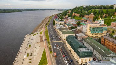 Nizhny Novgorod. Nehir istasyonuna yakın bir yerde. Hava görünümü.