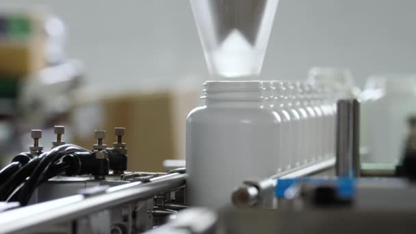 Pharmazeutische Produktion Medizinische Kapseln Bewegen Sich Einer Verpackungsmaschine — Stockvideo
