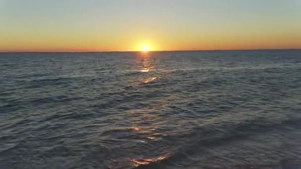 日落落在平静的海面上 马达加斯加Anakao — 图库视频影像