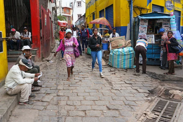 Antananarivo Madagaszkár 2019 Április Két Ismeretlen Fiatal Madagaszkári Lány Sétált — Stock Fotó