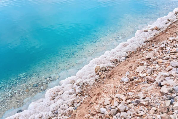 Sabbia Ricoperta Sale Cristallino Sulla Riva Del Mar Morto Acqua — Foto Stock