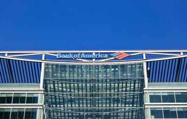 Londra, Birleşik Krallık - 3 Şubat 2019: Bank of America 'nın, Canary Wharf' taki Londra ofislerindeki mavi ve kırmızı tabelaları. BofA, dünyanın en büyük bankalarından biri olan Amerikan yatırım şirketi.