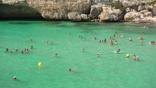 Cales Mallorca Spagna Settembre 2019 Persone Che Rilassano Sulla Spiaggia — Video Stock