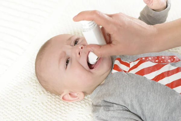 Spray oral para bebé — Foto de Stock