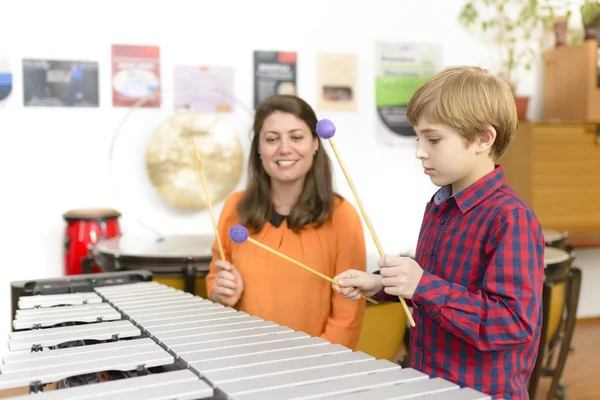 Kid Studying Percussion Instrument — Stock Photo, Image