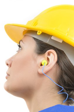 koruyucu ekipman giyen kadın