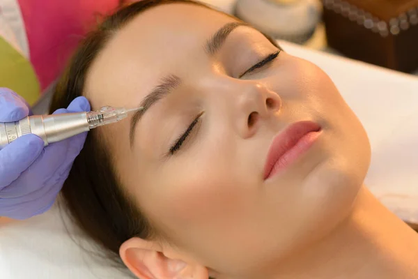 Attractive Woman Getting Laser Tattoo Procedure Beauty Salon — Stock Photo, Image