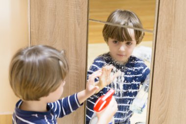 Çocuk ayna Temizleme