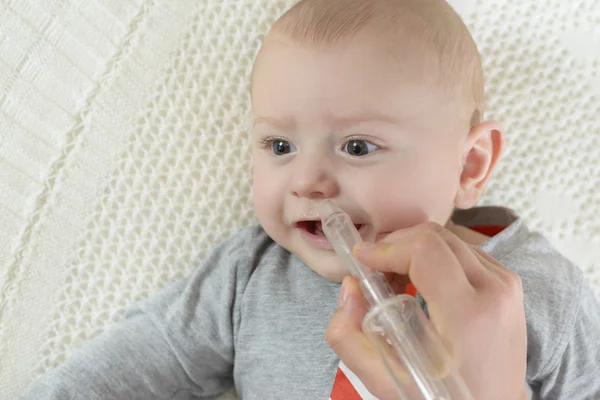 Aspirateur nasal pour bébé — Photo