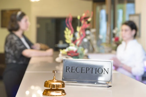 Cliente alla reception — Foto Stock