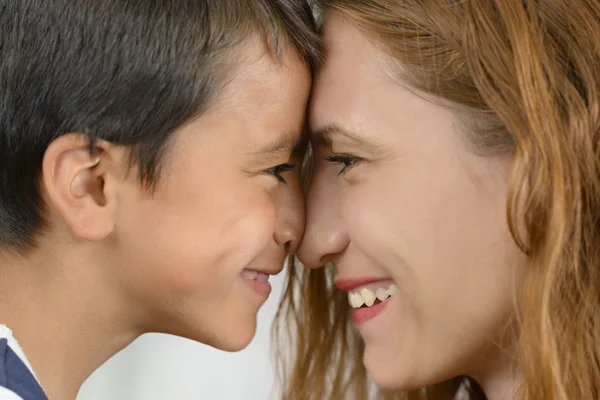 Amor de mãe — Fotografia de Stock