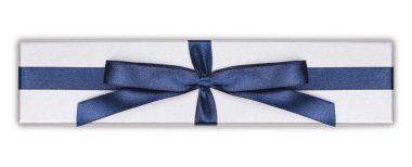 beyaz izole mavi saten kurdele fiyonklu hediye kutusu