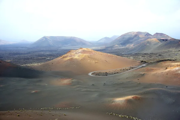 Vulkanische Landschaft auf Lanzarote lizenzfreie Stockbilder