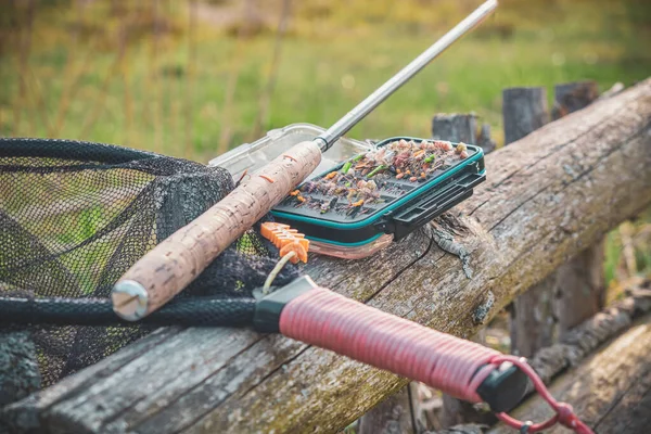 Scatola Volo Canna Sulla Riva Del Fiume Pesca Mosca Tenkara — Foto Stock