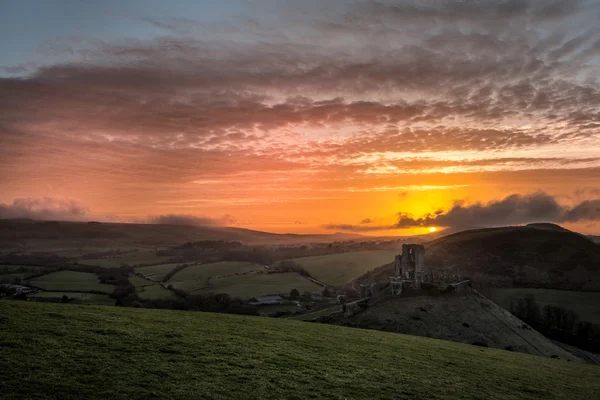 Corfe Castle günbatımı — Stok fotoğraf