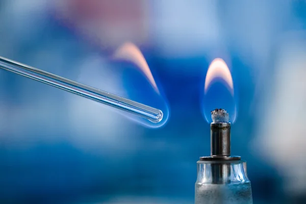 Stérilisation de l'équipement en verre avec brûleur — Photo