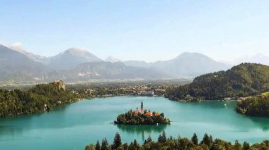 Maria, Cerkev Marijinega Vnebovzetja, Bled Gölü, Slovenya Hacı Kilisesi.