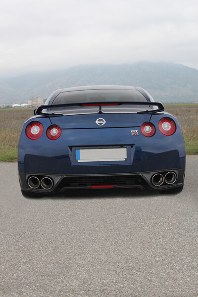 Ниссан gt-r
