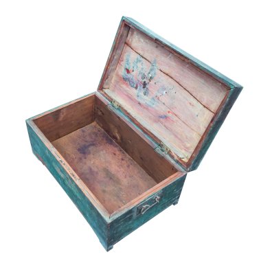 eski açık ahşap göğüs üzerinde beyaz izole