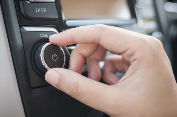 El ayarlama fm radyo düğmesini