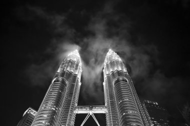Petronas ikiz kuleleri
