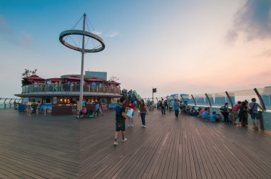 Marina Bay Sands gözlem güverte dolaşım turizm