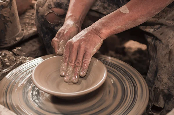 Making clay pot — Stock Photo, Image