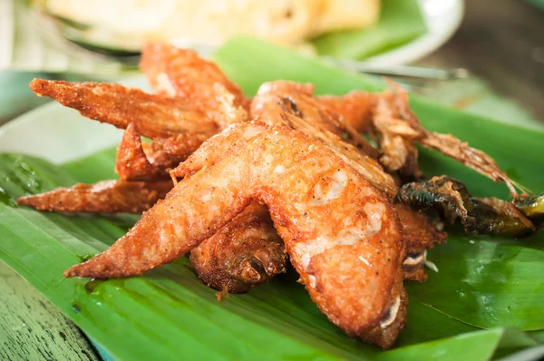 Asas de frango fritas — Fotografia de Stock