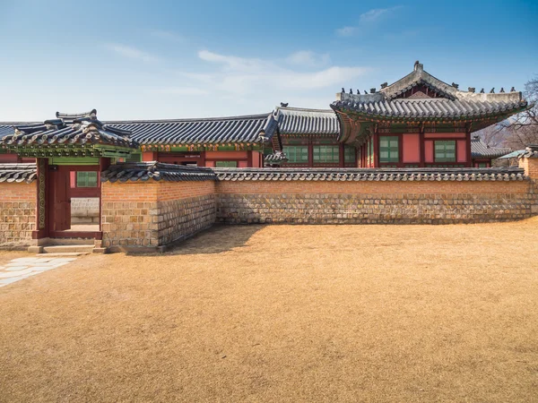 Gyeongbokgung Sarayı'nda geleneksel Kore mimarisi — Stok fotoğraf