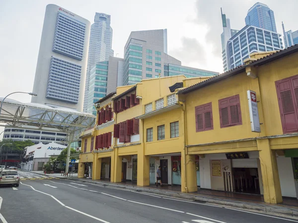 Street scene in Singapore's Chinatown. — Stock Photo, Image