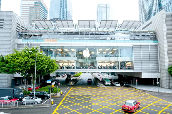 Many people queueing for the new iPhone6s. — Stock Photo, Image