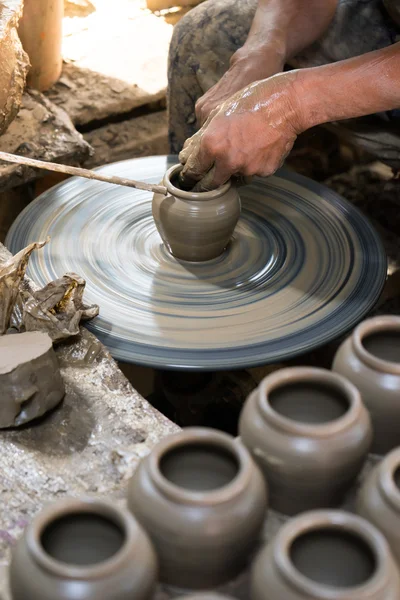 Making clay pot — Stock Photo, Image