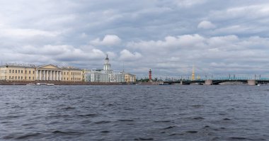 St. Petersburg Panoraması, Neva Nehri 'nden Vasilievsky Adası' na manzara.