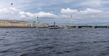 St. Petersburg Panoraması, Neva Nehri 'nden Vasilievsky Adası' na manzara.