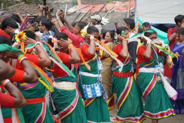 14th October 2023, Kumartuli, Kolkata, West Bengal, India. A Lively Moment of Traditional Bengali Community Dance with Audience