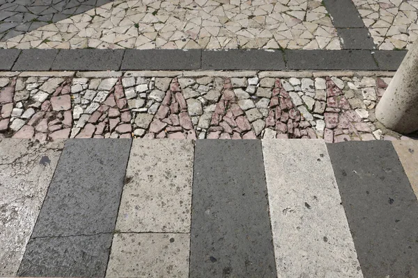 Ein Bürgersteig Und Eine Kreuzung Verschiedenen Steinfarben — Stockfoto