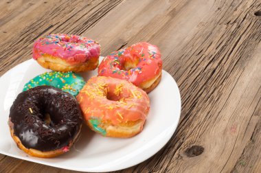 çörek. Yuvarlak kızarmış yağ patty. sweetene küçük bir kızarmış pasta