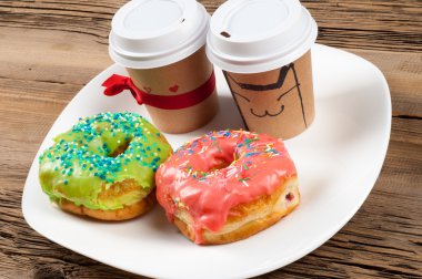 çörek. Yuvarlak kızarmış yağ patty. genellikle bir top ya da halka şeklinde şekerli hamur küçük kızarmış kek. pafta, börek, çörek, hamur-çocuk